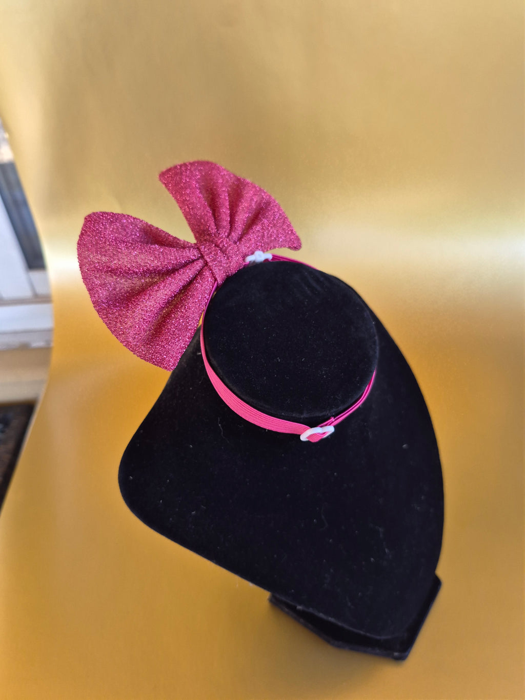 Pink stand up bow