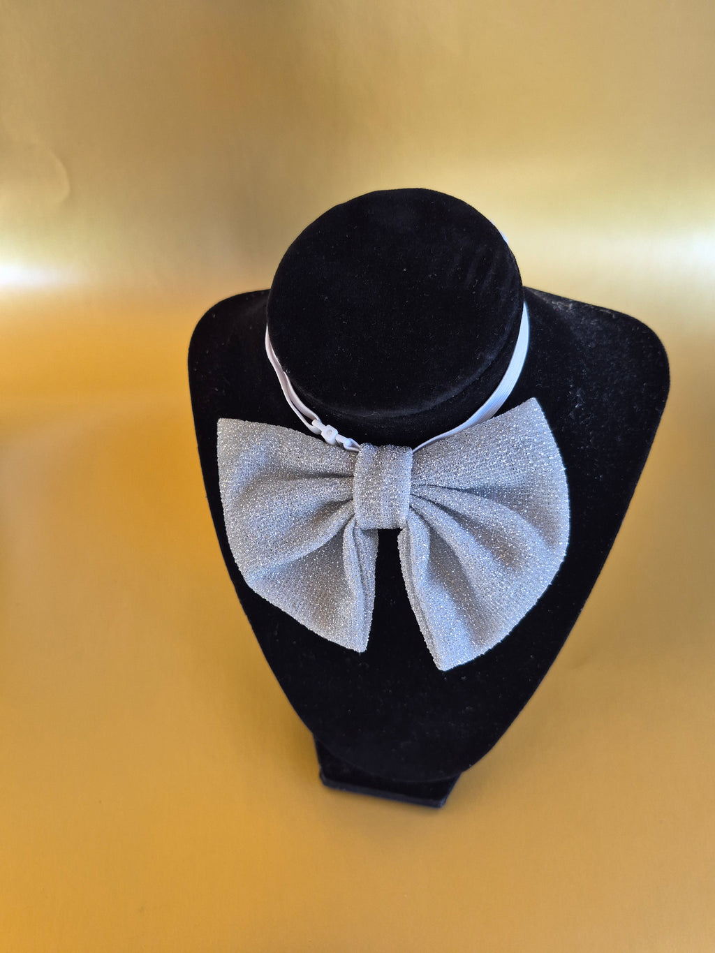 Silver stand up dog bow